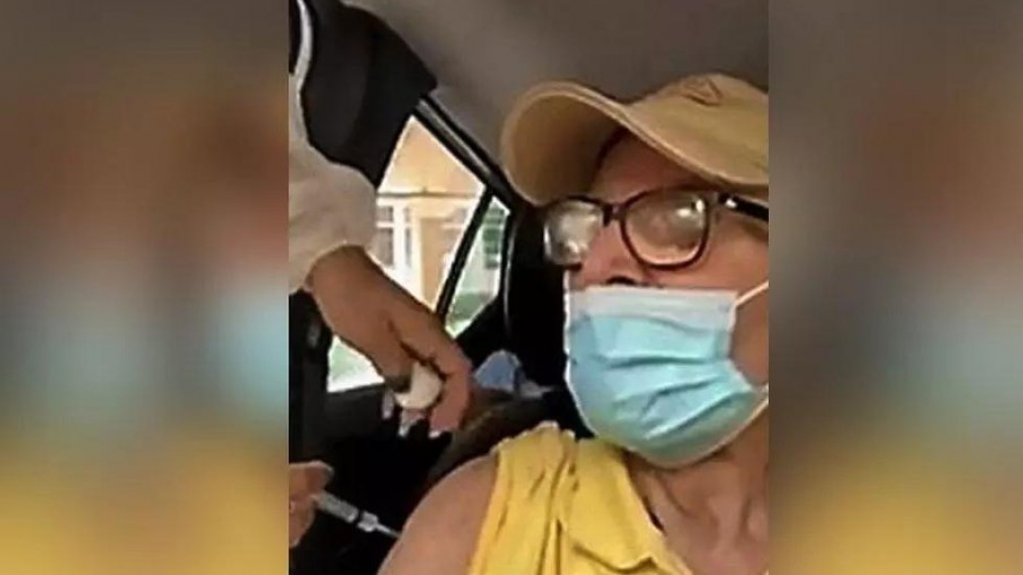 RJ: mulher é indiciada por simular aplicação da vacina contra a covid-19 RJ: mulher é indiciada por simular aplicação da vacina contra a covid-19