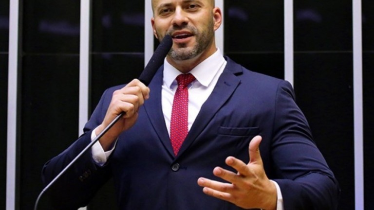 Câmara vota se mantém ou derruba prisão de Daniel Silveira nesta sexta-feira