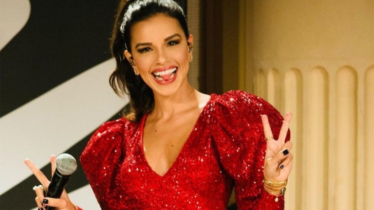 Mariana Rios assina com a Netflix