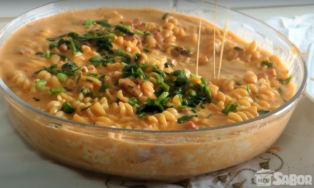 Cansada de ficar horas na cozinha? Faça esse prato super prático e arrase! Macarrão da panela de pressão!