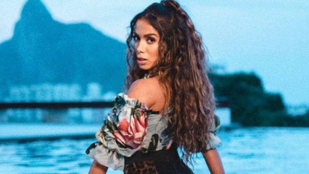 Anitta tatua as partes íntimas e vídeo viraliza; assista Anitta tatua as partes íntimas e vídeo viraliza; assista