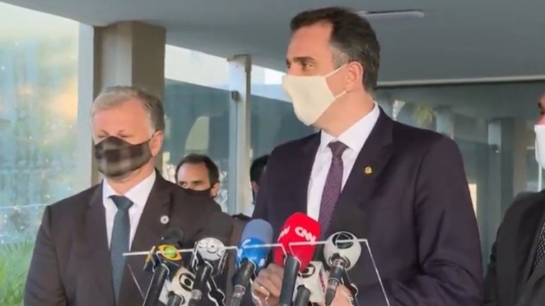 Covid-19: Pacheco quer que estados e municípios assumam riscos das vacinas