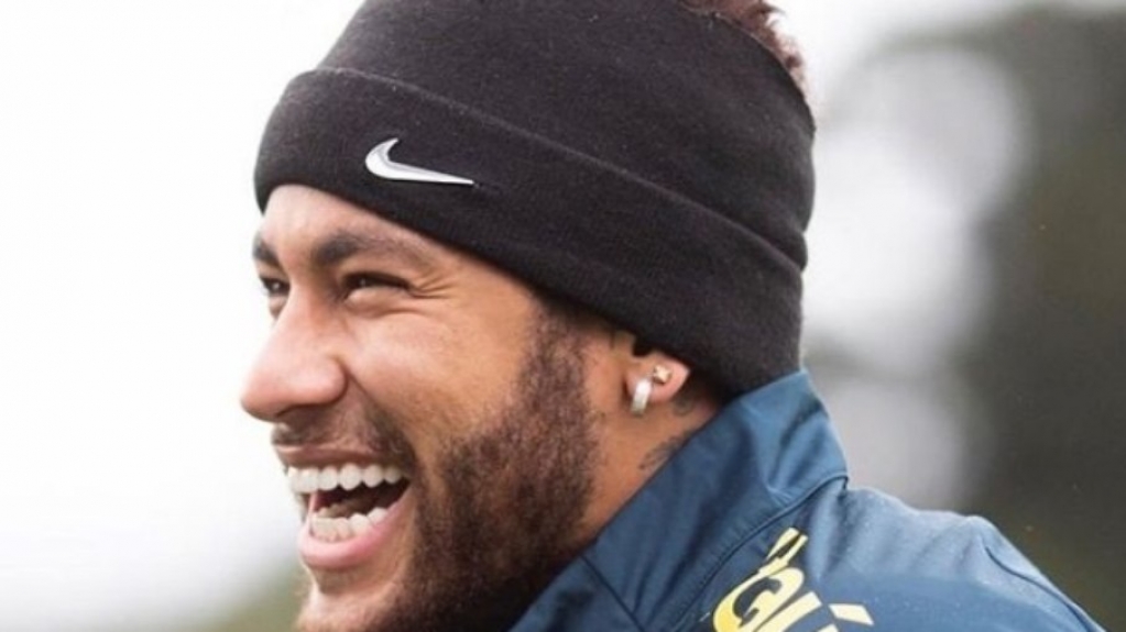 Neymar comemora saída de Karol e manda recado para Lumena: "Te tiramos também" Neymar comemora saída de Karol e manda recado para Lumena: "Te tiramos também"