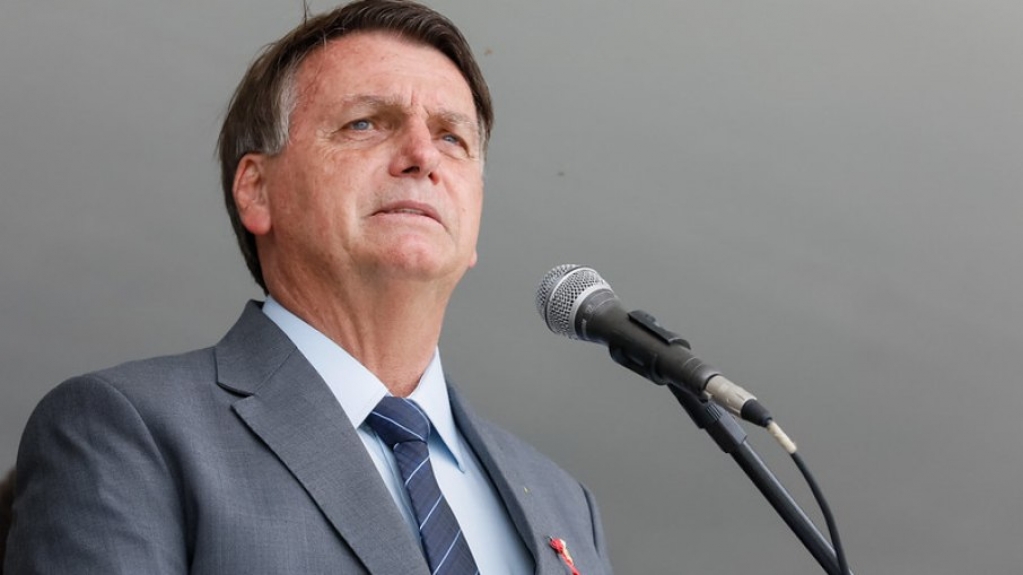 Bolsonaro aguarda aprovação do Orçamento para antecipar 13º de aposentados