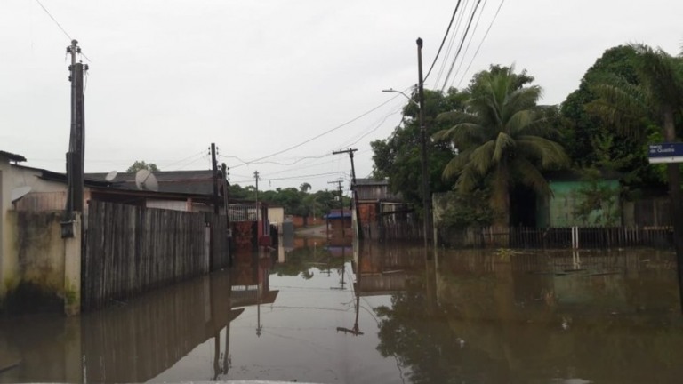 Rio Acre registra nova alta e situação de calamidade se intensifica na região