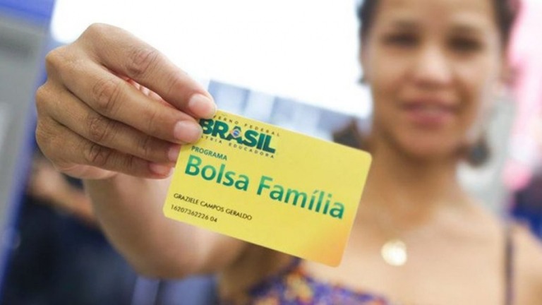 Novo Bolsa Família tem reajuste abaixo da inflação, mas traz benefícios; entenda