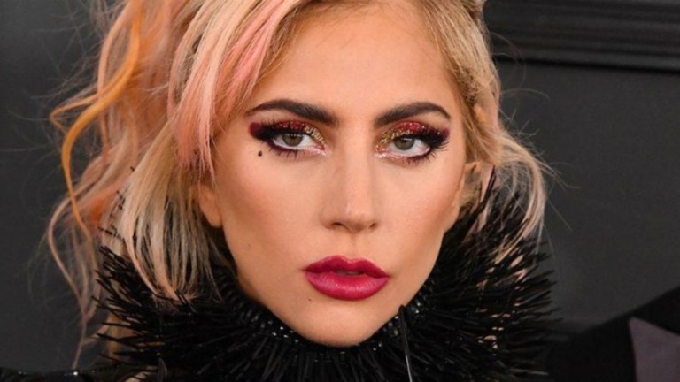 Vídeo mostra momento em que cães de Lady Gaga são roubados; assista