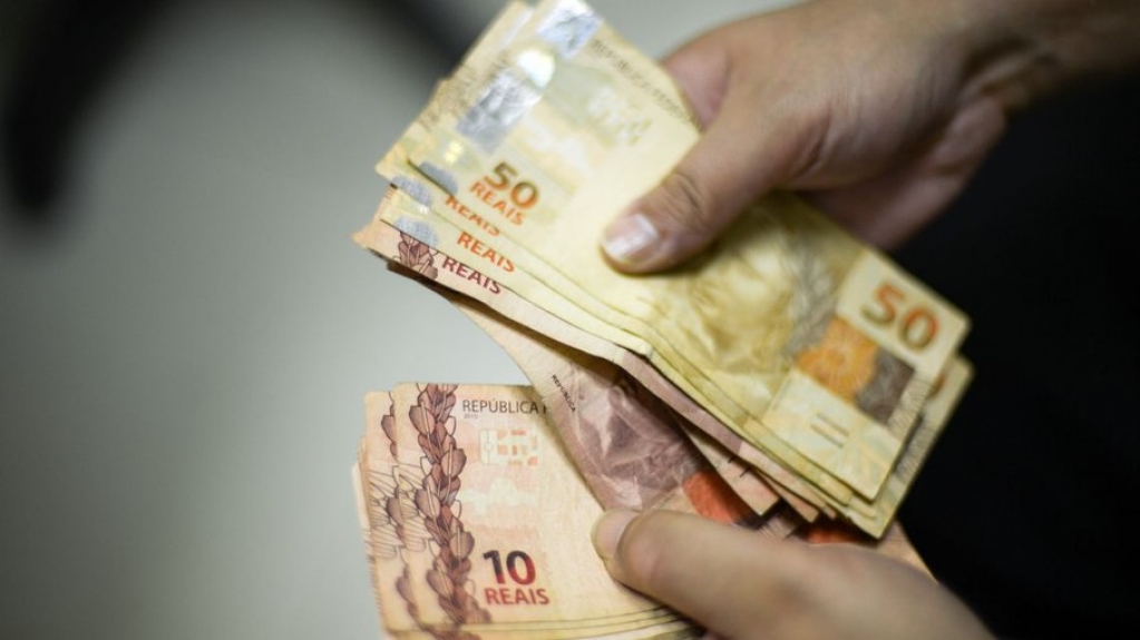 Renda média no Brasil foi de R$ 1.380 em 2020; confira os maiores rendimentos Renda média no Brasil foi de R$ 1.380 em 2020; confira os maiores rendimentos