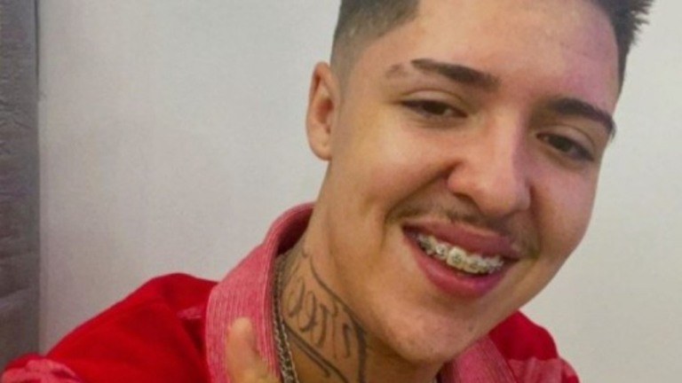 MC é solto em São Paulo e recebe  o carinho dos fãs