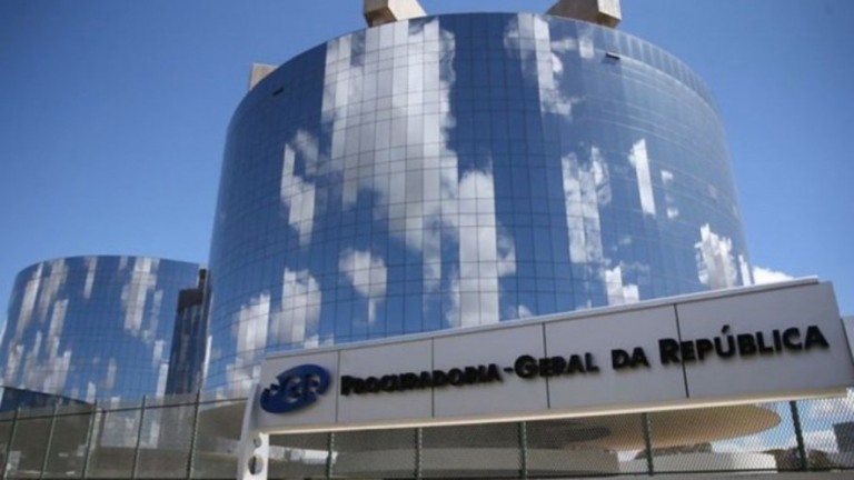 Procuradores chamam de "esmola" celular de R$ 3.600 fornecido pelo MPF