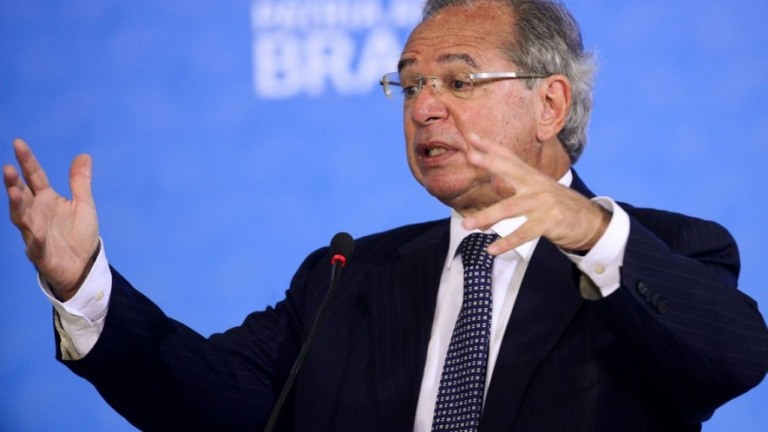 Guedes diz que prefere sair se "tiver que empurrar o Brasil pelo caminho errado"