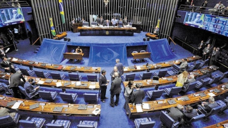 Lira promete votação imediata da PEC Emergencial