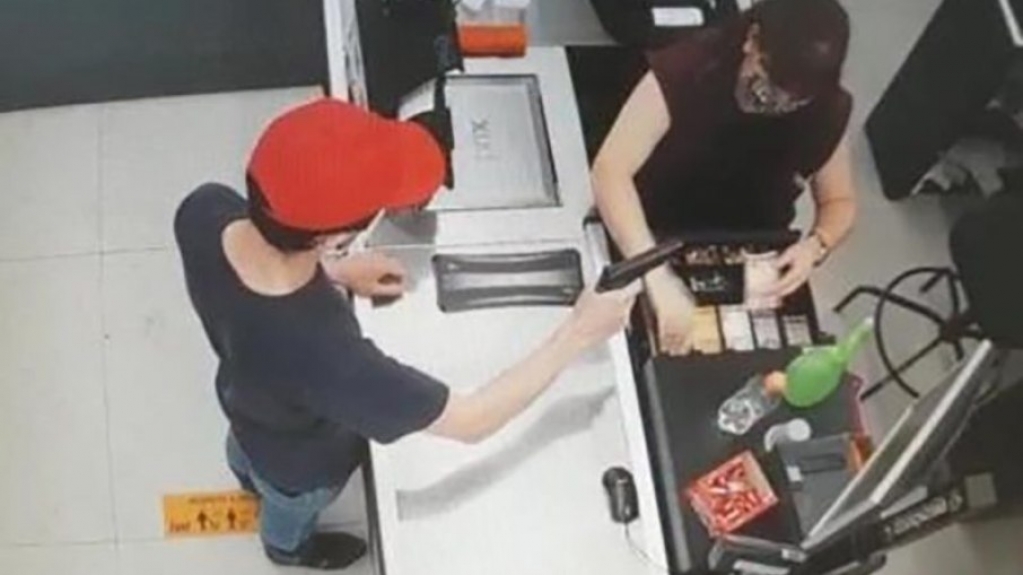Padre é preso após assaltar supermercado com arma falsa no Rio Grande do Sul Padre é preso após assaltar supermercado com arma falsa no Rio Grande do Sul