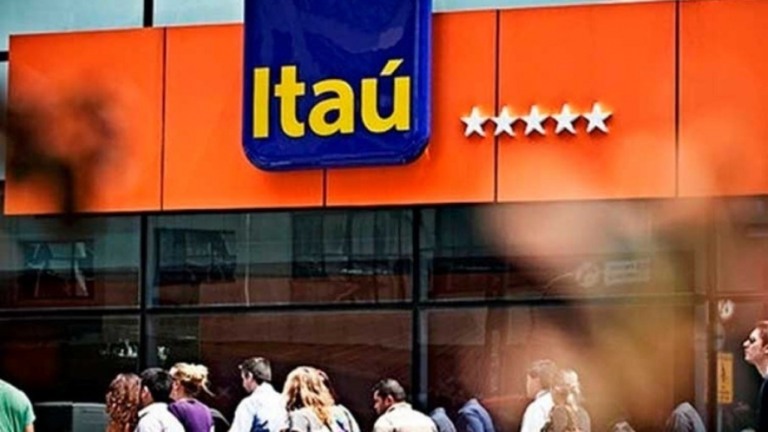 Itaú demite 50 funcionários que receberam auxílio emergencial