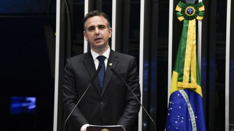 'Se o Ministério da Saúde não é negacionista, demonstre com ações', diz Pacheco