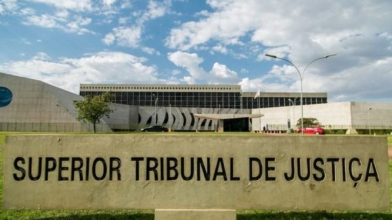 STJ é criticado após divulgar oficinas sobre "rotina familiar" para servidoras