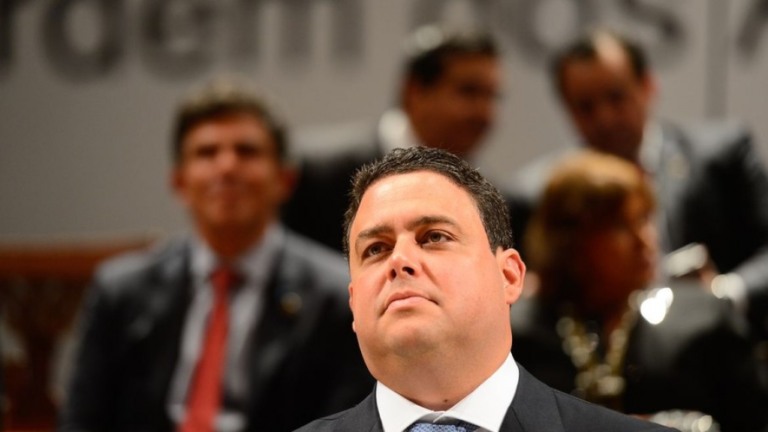 'Incompetência' de Bolsonaro causa "tragédia" na pandemia, diz presidente da OAB