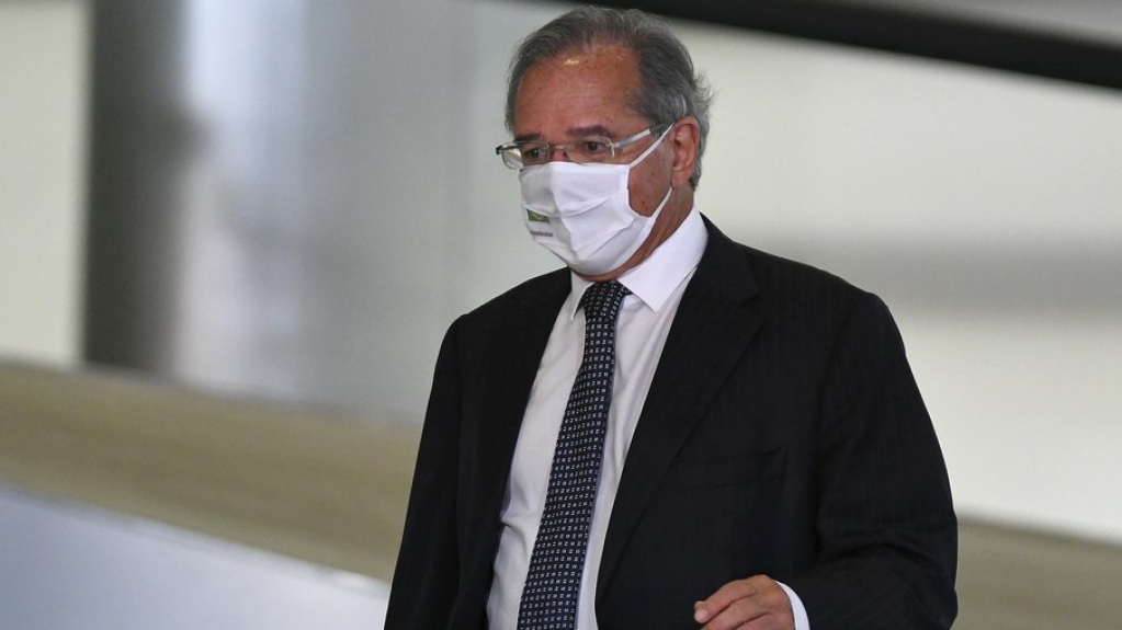 Guedes anuncia antecipação de 13º de aposentados e pensionistas do INSS