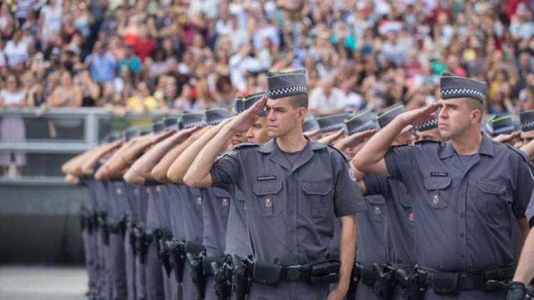 Governistas querem que policiais fiquem de fora da proposta de congelar salários
