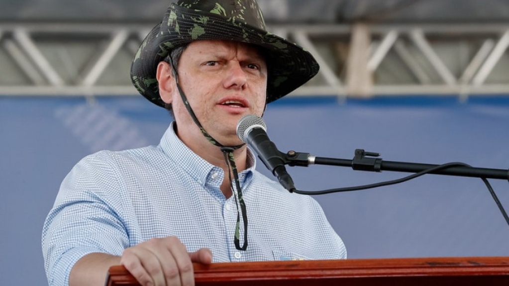 Esposa do Ministro da Infraestrutura ganha cargo de confiança na Embratur Esposa do Ministro da Infraestrutura ganha cargo de confiança na Embratur
