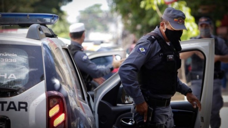 Ex-PM condenado por chacina é morto na porta de casa no Rio de Janeiro