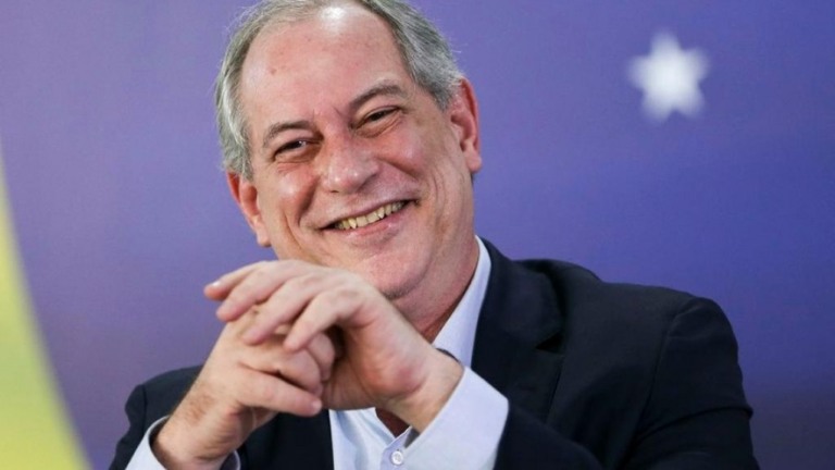 No dia internacional da mulher, Ciro Gomes diz que Dilma foi "aborto político"