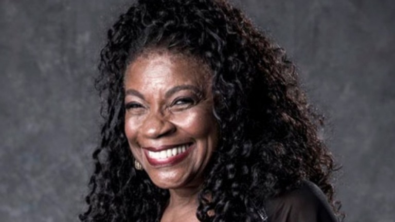 "Ser artista é difícil, mas para o negro é ainda mais", diz Zezé Motta