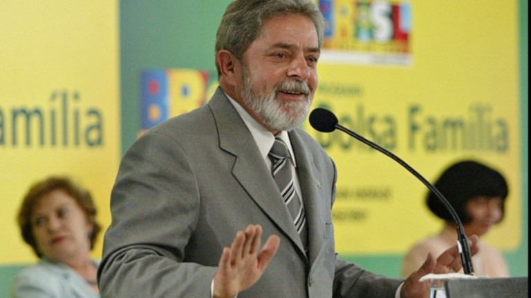 Dólar ultrapassa R$ 5,85 após decisão de Fachin para anular condenações de Lula