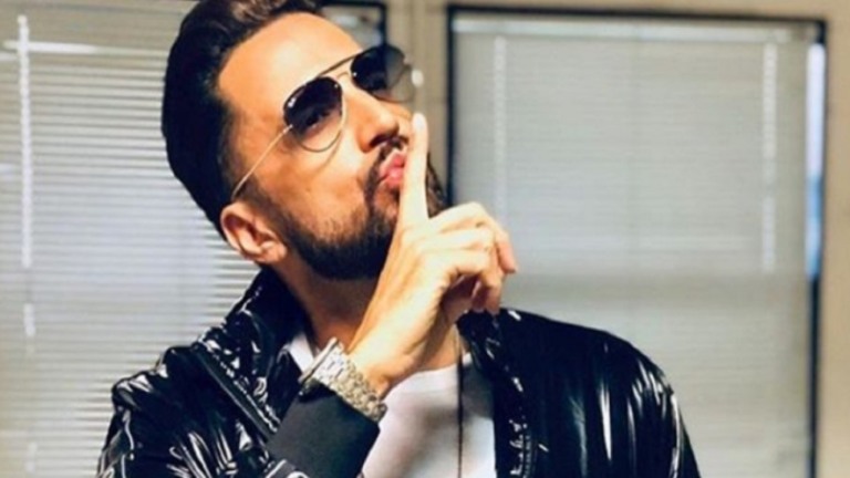 Latino fala sobre vício em sexo: "Tinha que transar 10 vezes por dia"