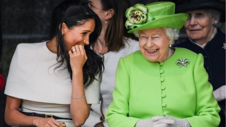 Rainha Elizabeth pede mais tempo para responder Harry e Meghan, diz site