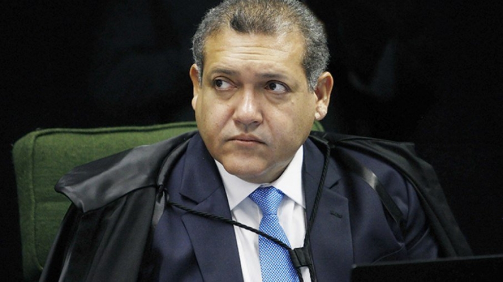 Pego de surpresa com julgamento, Nunes Marques estava com os pais com Covid-19 Pego de surpresa com julgamento, Nunes Marques estava com os pais com Covid-19