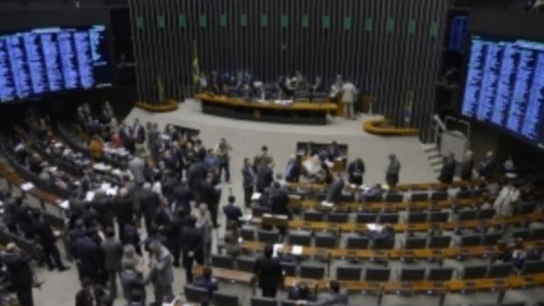 Câmara aprova admissibilidade da PEC Emergencial e encaminha votação
