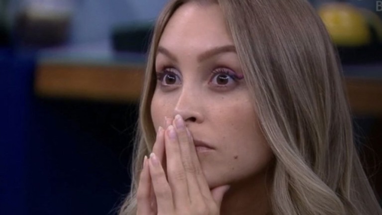 BBB21: Carla Diaz observa brothers no quarto secreto