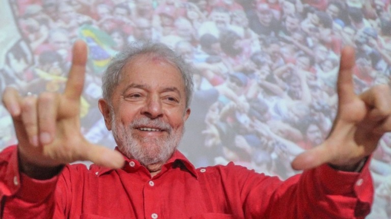 É falso! Vídeo antigo é editado para parecer que Lula estava embriagado; entenda