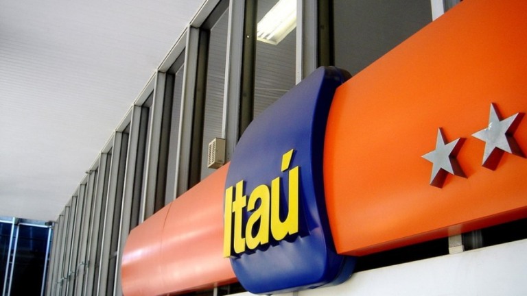 IR 2021: antecipação da restituição oferecida por bancos vale a pena? Confira