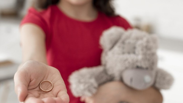 A cada 2 horas, Brasil recebe uma denúncia de estupro de meninas até 14 anos