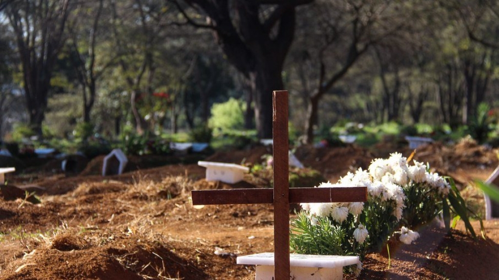 Brasil registra 2.286 mortes por Covid em 24h, novo recorde diário na pandemia