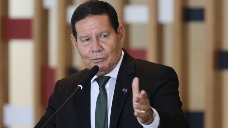Hamilton Mourão diz que Lula 'não vence eleição' porque tem 'ideias velhas'