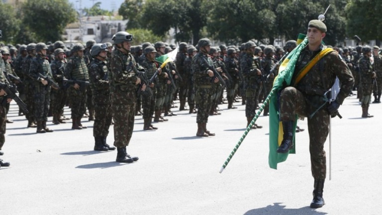 Militares e servidores são incluídos no novo consignado; entenda