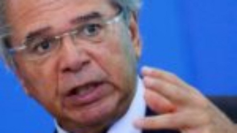 Guedes quer criar "seguro-emprego" no valor de R$ 500; entenda