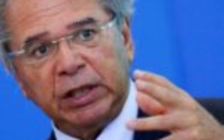 Guedes cita seguro-emprego para ajudar pequenas empresas na pandemia