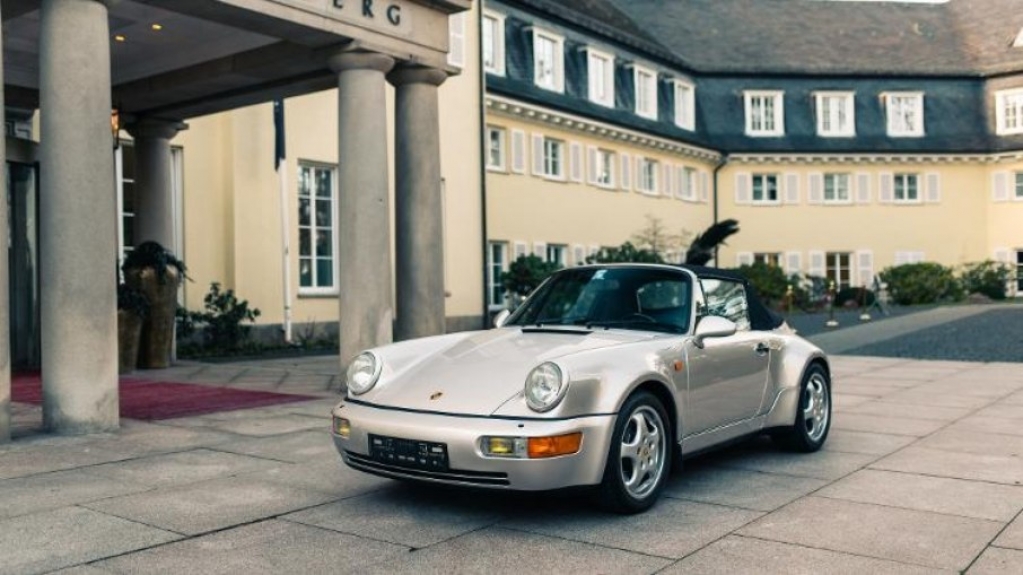 Porsche 911 que pertenceu a Maradona é leiloado por R$ 3,2 milhões