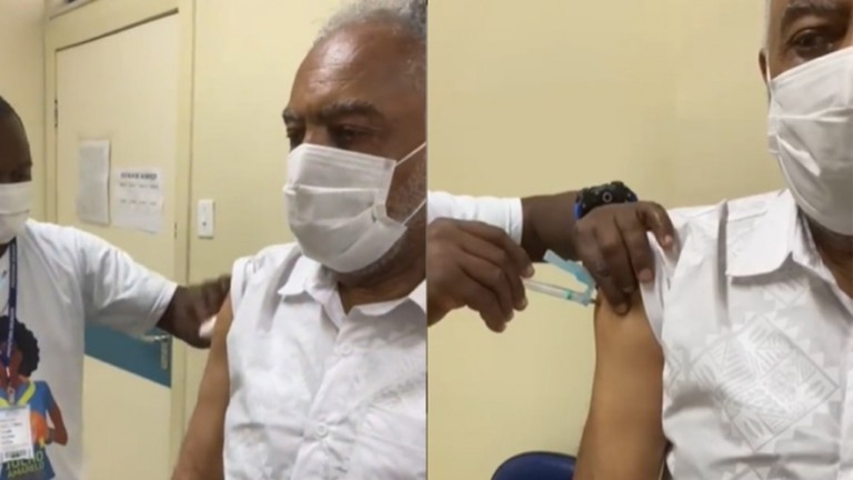Gilberto Gil é vacinado contra Covid-19 em Salvador