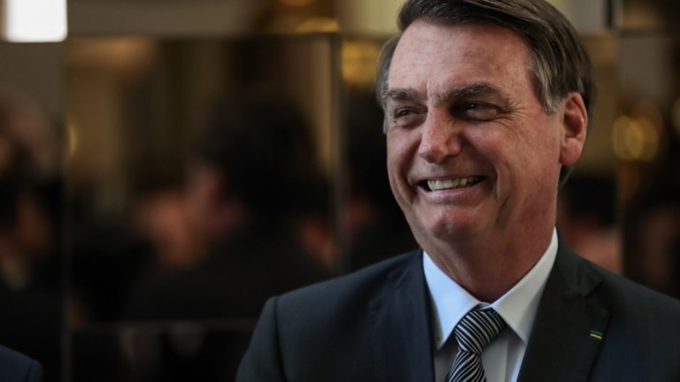 Bolsonaro sobre decisão de Fachin: "Ótimo, chance de enterrar Lula de uma vez"