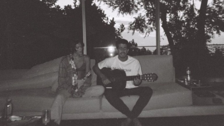 É oficial! Enzo Celulari posta fotos com Bruna Marquezine