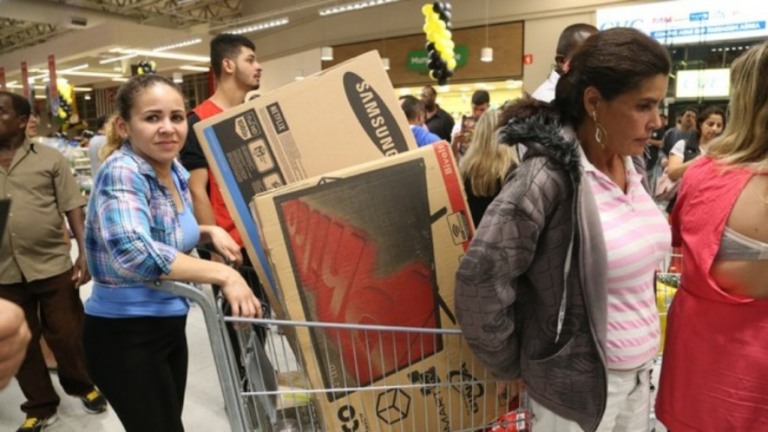 Semana do Consumidor começa hoje em todo o país; saiba seus direitos
