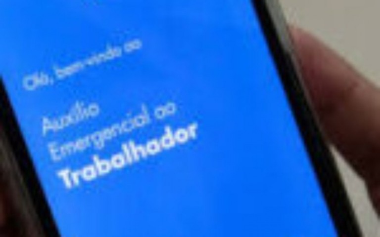 Auxílio emergencial pode ficar para abril, diz Guedes