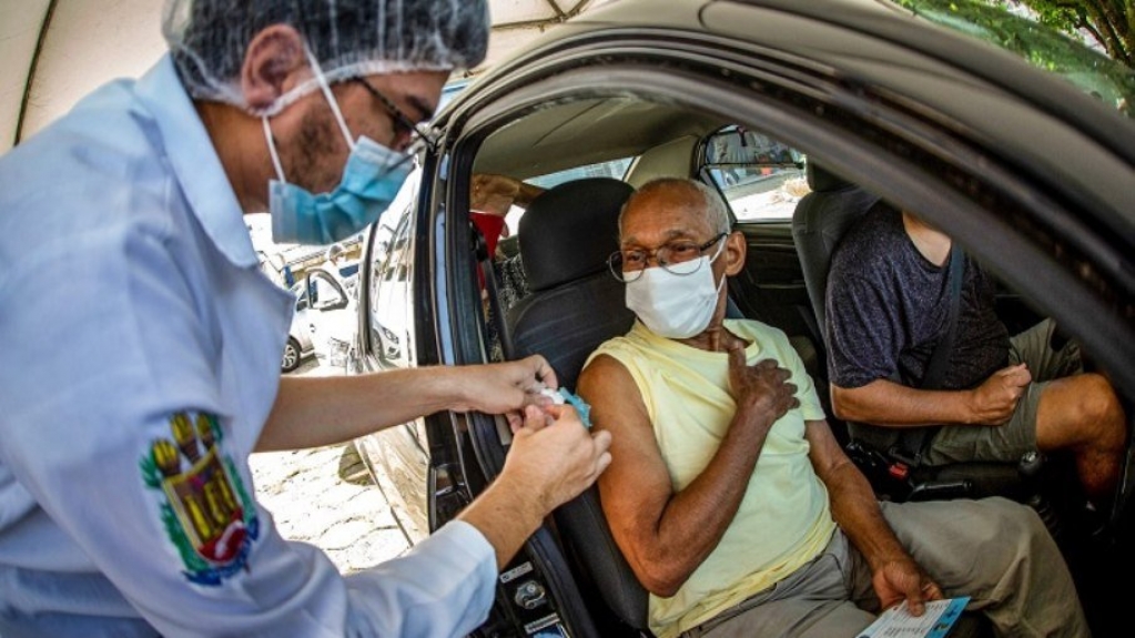 São Paulo anuncia vacinação de idosos de 70 e 71 anos para o dia 29 de março