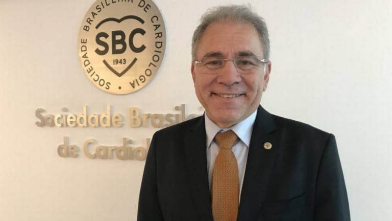 Com bom trânsito político, Marcelo Queiroga tem missão de destravar vacinação