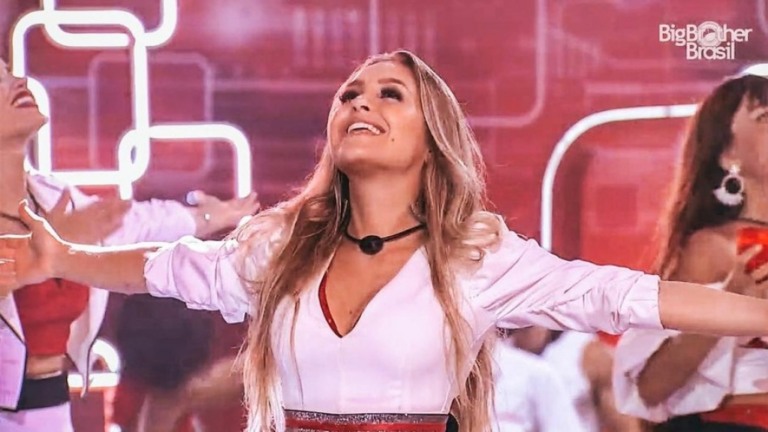 Grande Rio quer Carla Diaz para substituir Paolla Oliveira, diz jornal